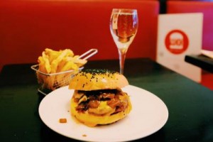 170314-burger-et-champagne-au-pdg-2