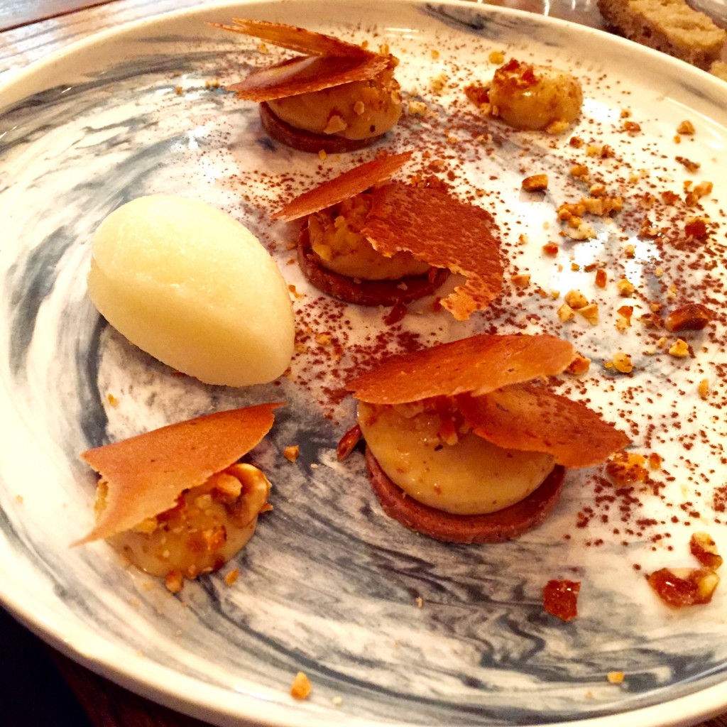 Croustillant noisette et praliné, sorbet yuzu